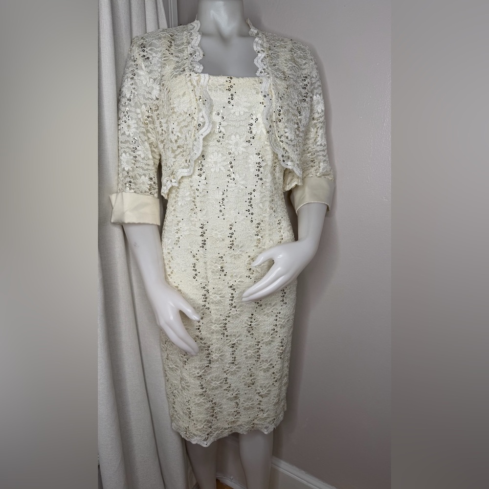 Elegant Cream Lace Dress